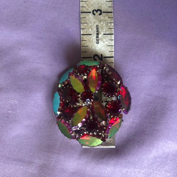 🌹VINTAGE Ruby AB Rhinestone Domed Circular Brooch - Picture 3 of 6